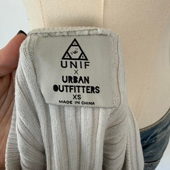 UNIF X URBAN OUTFITTERS CROPPED HENLEY SWEATER - Picture 5 of 6